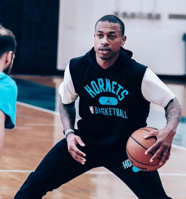 尼在羽毛球 尼在羽毛球